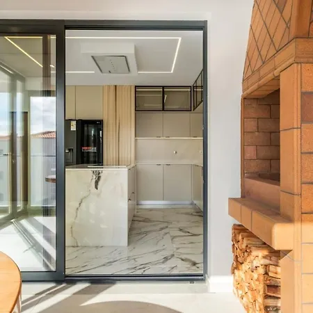 Apartment Da Vargem - Premium 3-bedroom Penthouse With Rooftop, Jacuzzi & Bbq