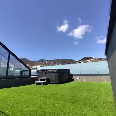 Da Vargem - Premium 3-bedroom Penthouse With Rooftop, Jacuzzi & Bbq * Canico (Madeira)