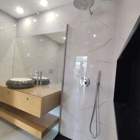 Apartment Da Vargem - Premium 3-bedroom Penthouse With Rooftop, Jacuzzi & Bbq Canico (Madeira)
