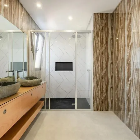 Apartment Da Vargem - Premium 3-bedroom Penthouse With Rooftop, Jacuzzi & Bbq