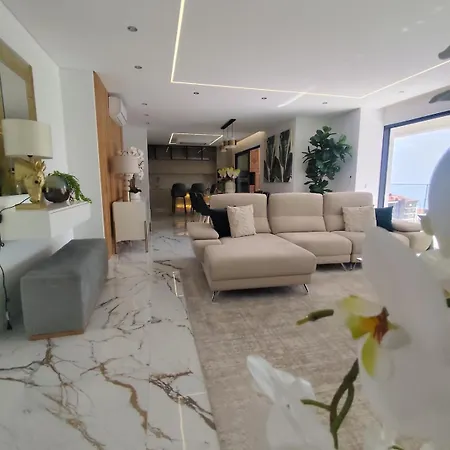Apartment Da Vargem - Premium 3-bedroom Penthouse With Rooftop, Jacuzzi & Bbq Canico (Madeira)