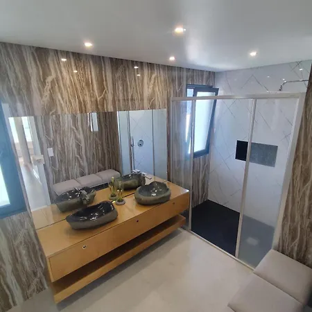 Da Vargem - Premium 3-bedroom Penthouse With Rooftop, Jacuzzi & Bbq Apartment